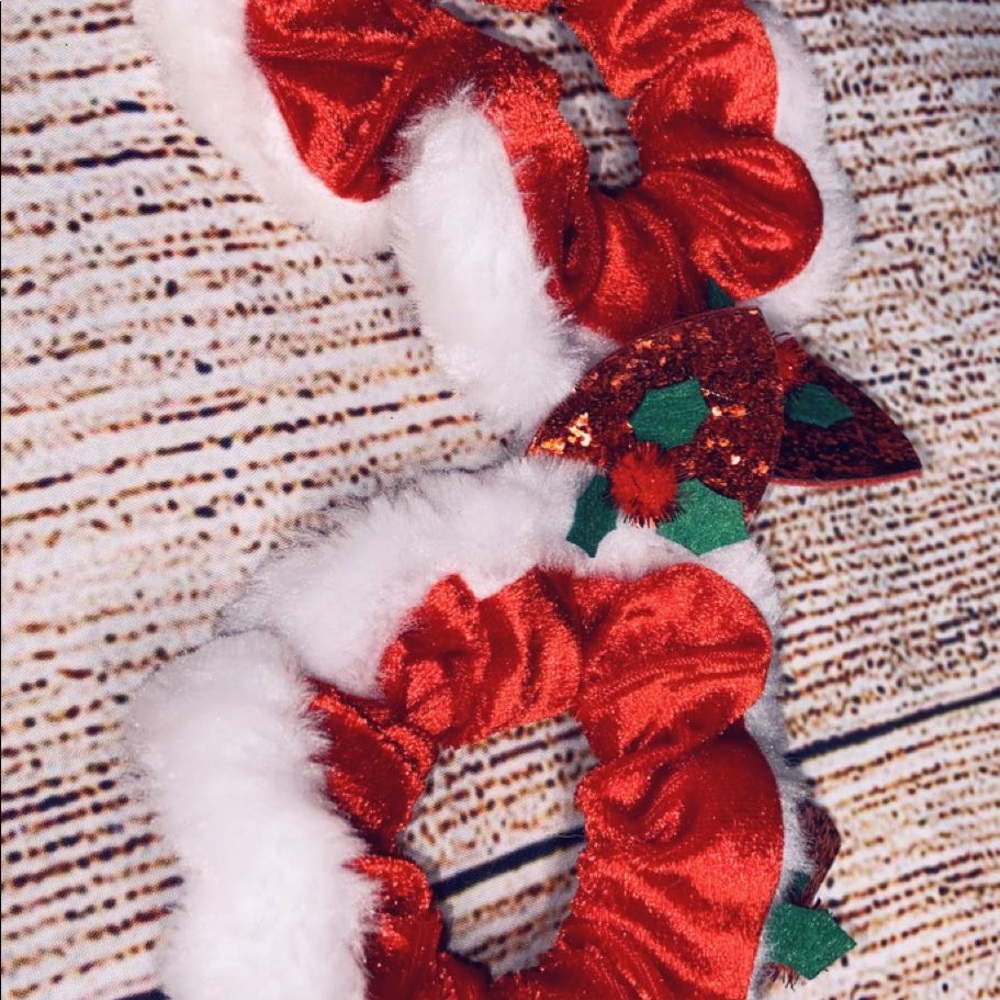 Scrunchie - Picture 8 of 13